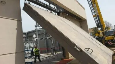 New door system in warehouse installation